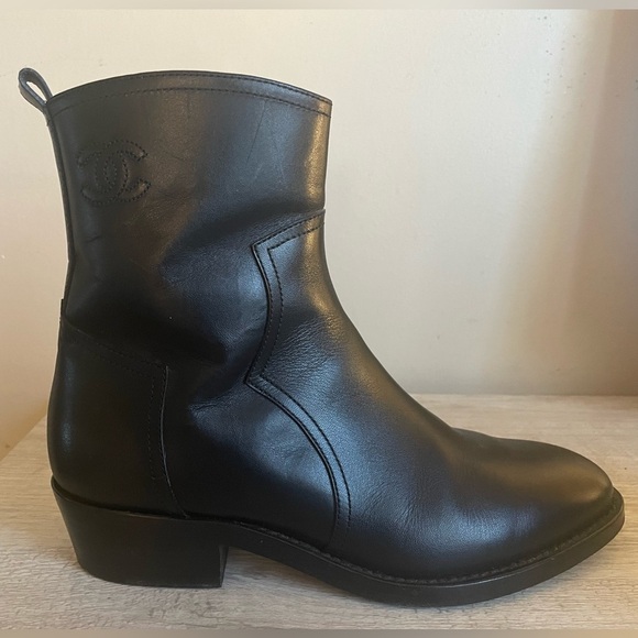 Authentic Chanel chelsea boots. Pre-owned. Comes with box and two dust bags. - Picture 3 of 12